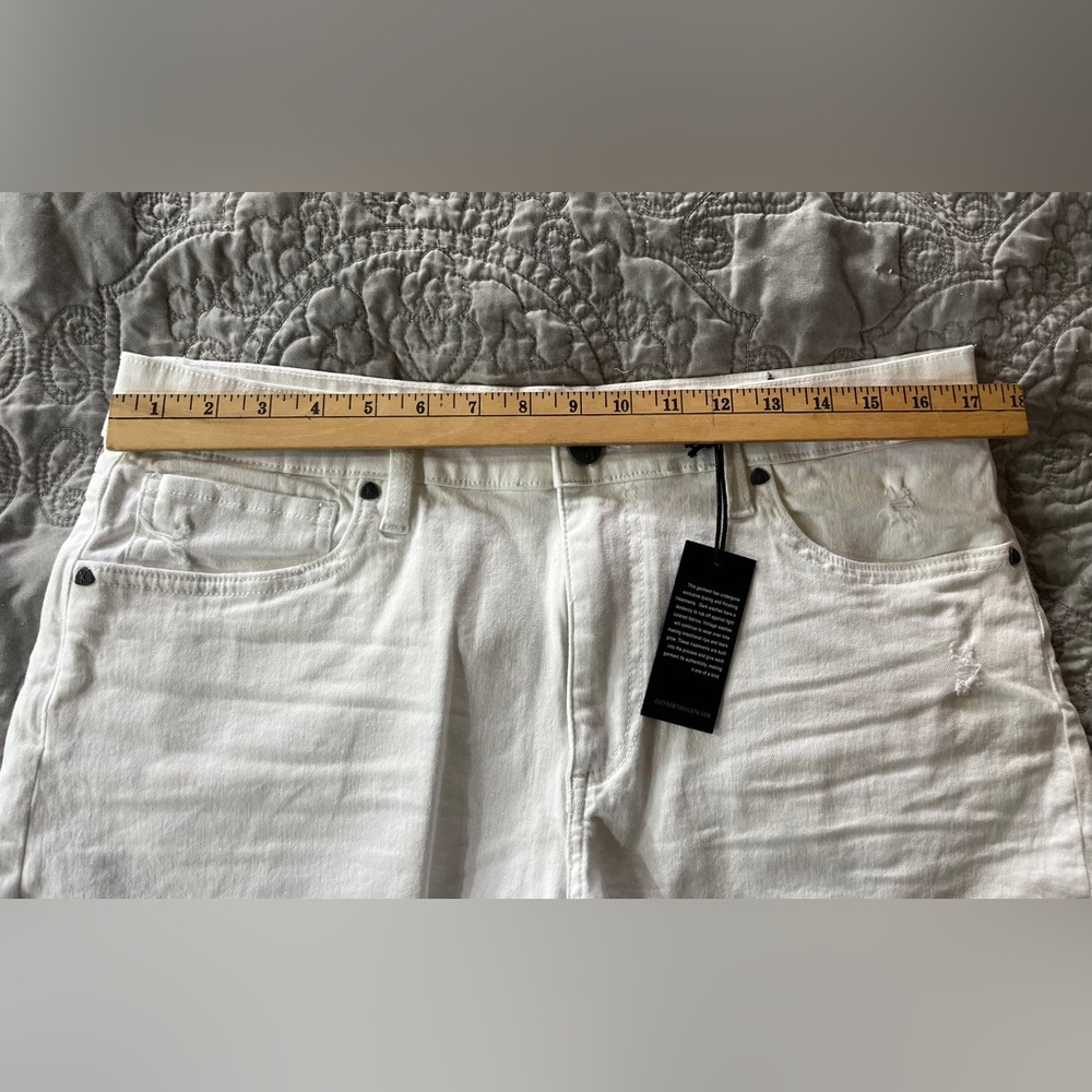 NWT Kut From The Kloth Jane High Rise White Denim Cutoff Shorts Size 12 - Picture 9 of 11